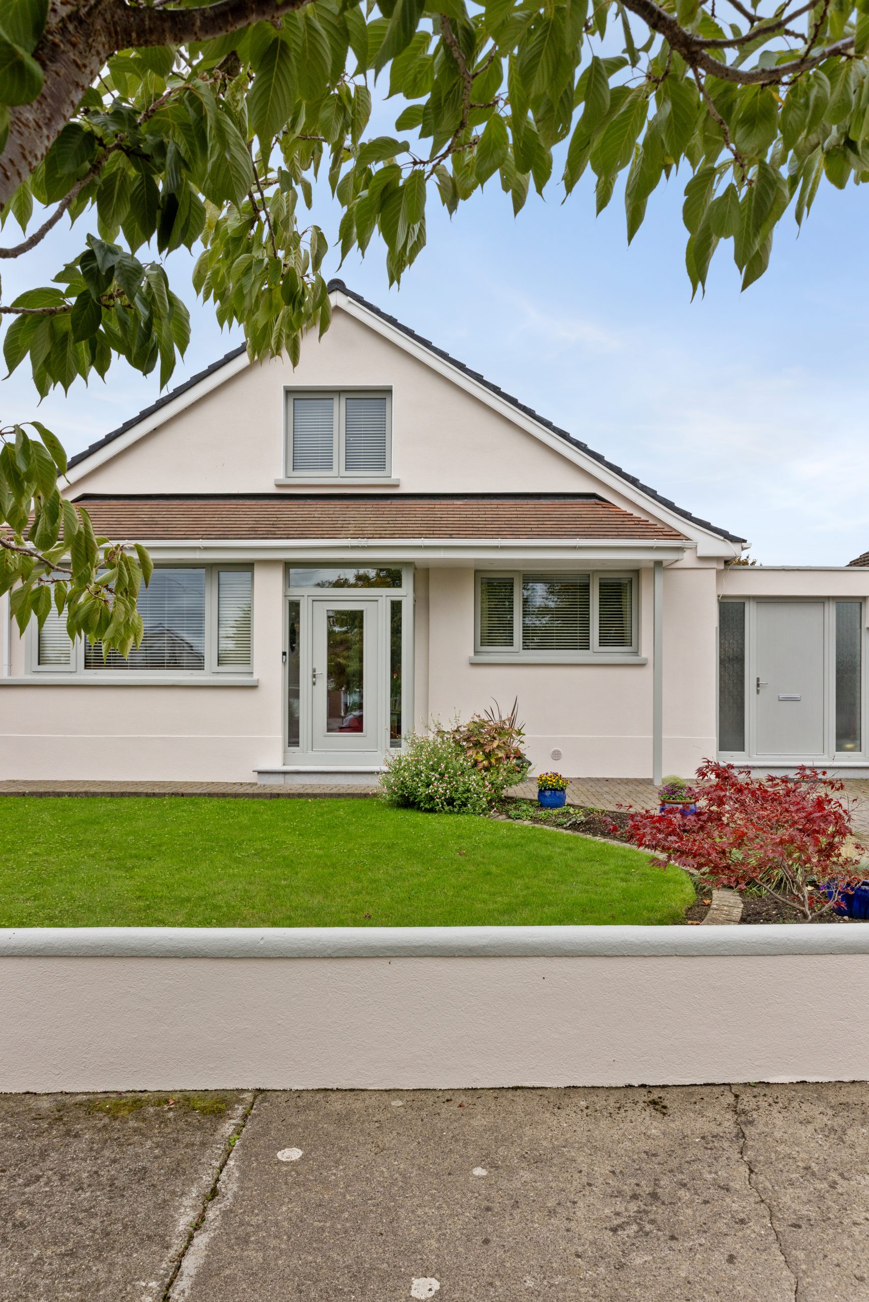 GLOBAL Finesse Frame windows, Agate Grey