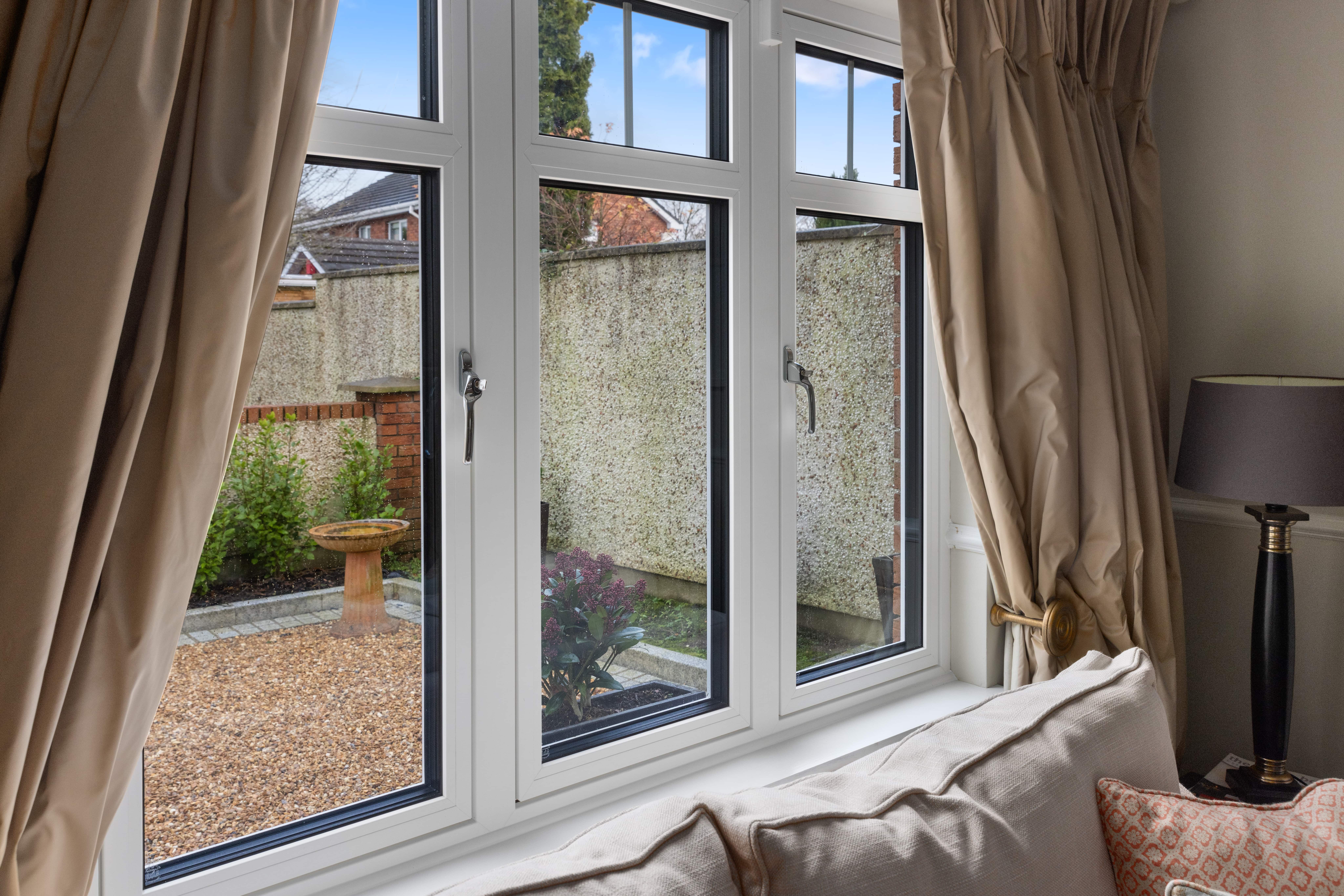 Flush Frame windows, interior