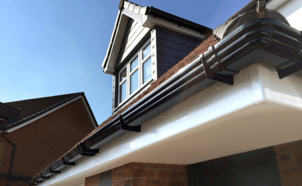 Global fascia and soffit in white with black gutter