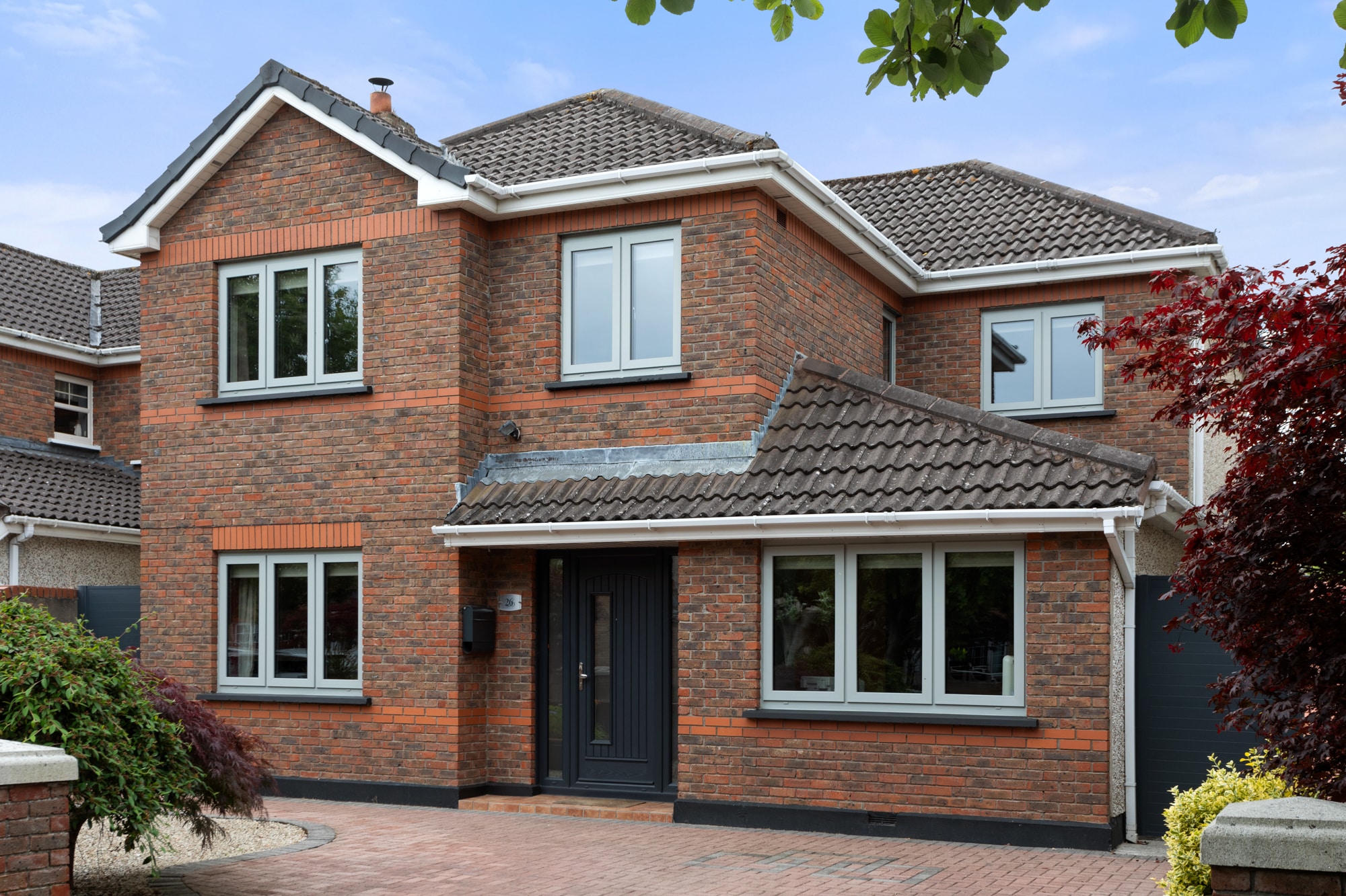 Finesse Frame windows in Agate Grey