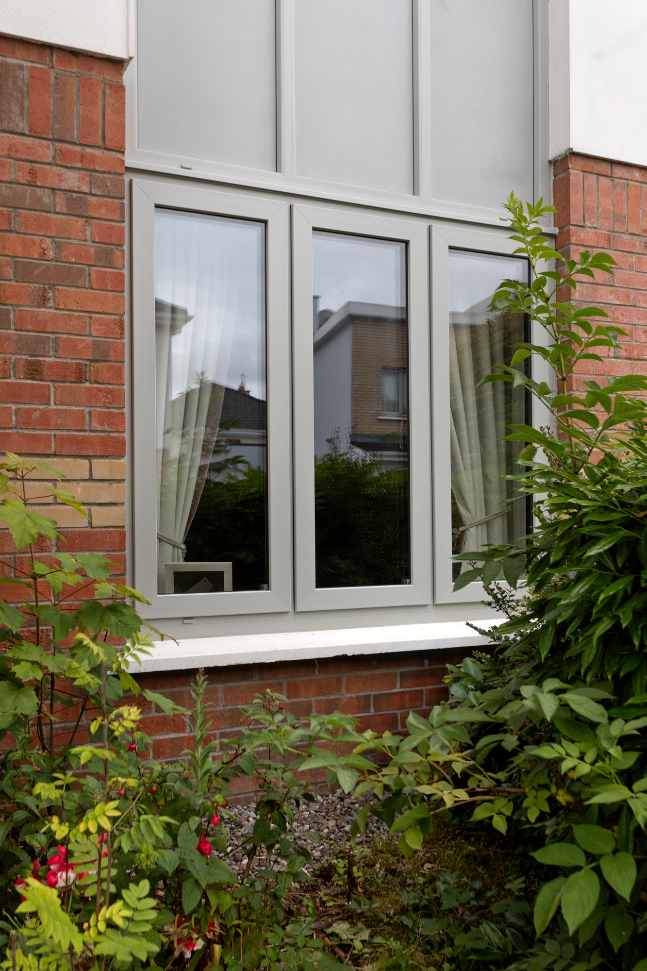 Global Finesse Frame windows, Agate Grey